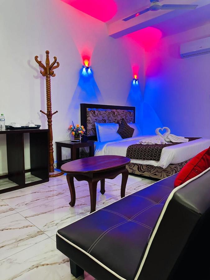 Otha Shy Airport Transit Hotel Katunayaka Εξωτερικό φωτογραφία
