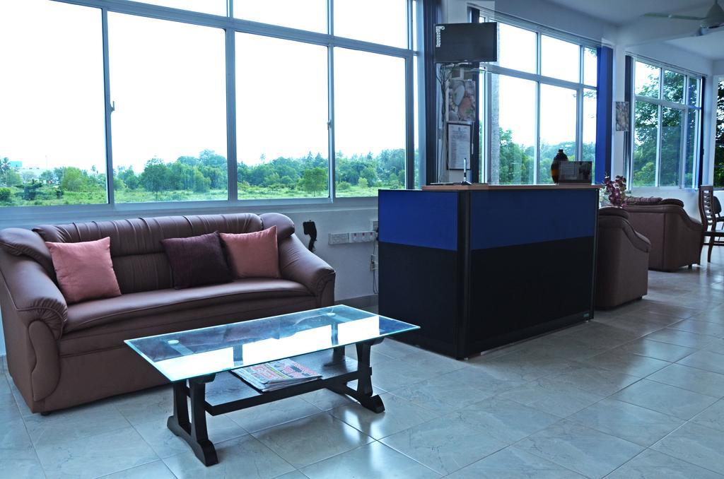 Otha Shy Airport Transit Hotel Katunayaka Εξωτερικό φωτογραφία