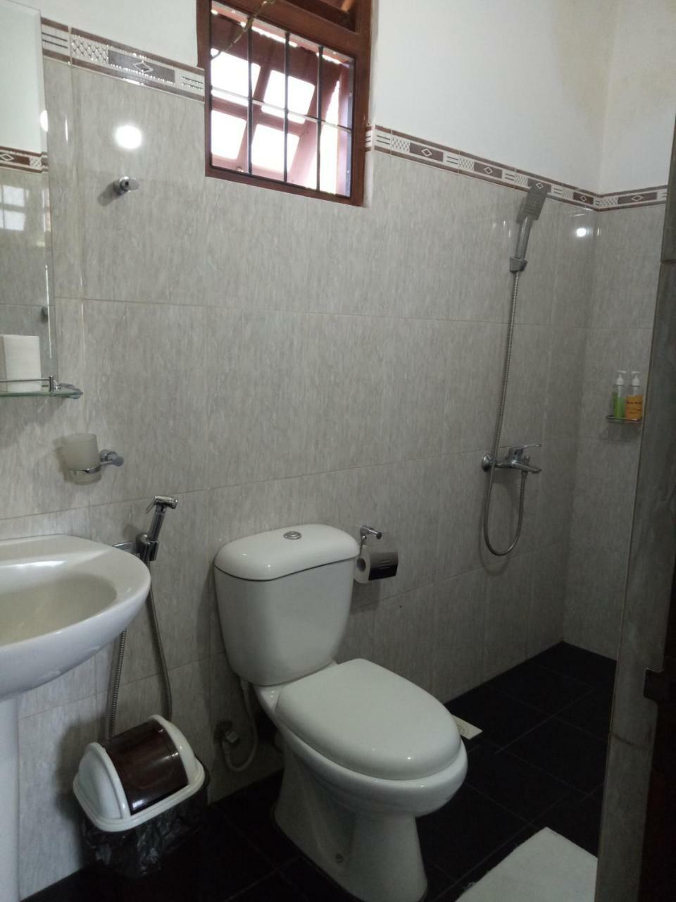Otha Shy Airport Transit Hotel Katunayaka Εξωτερικό φωτογραφία