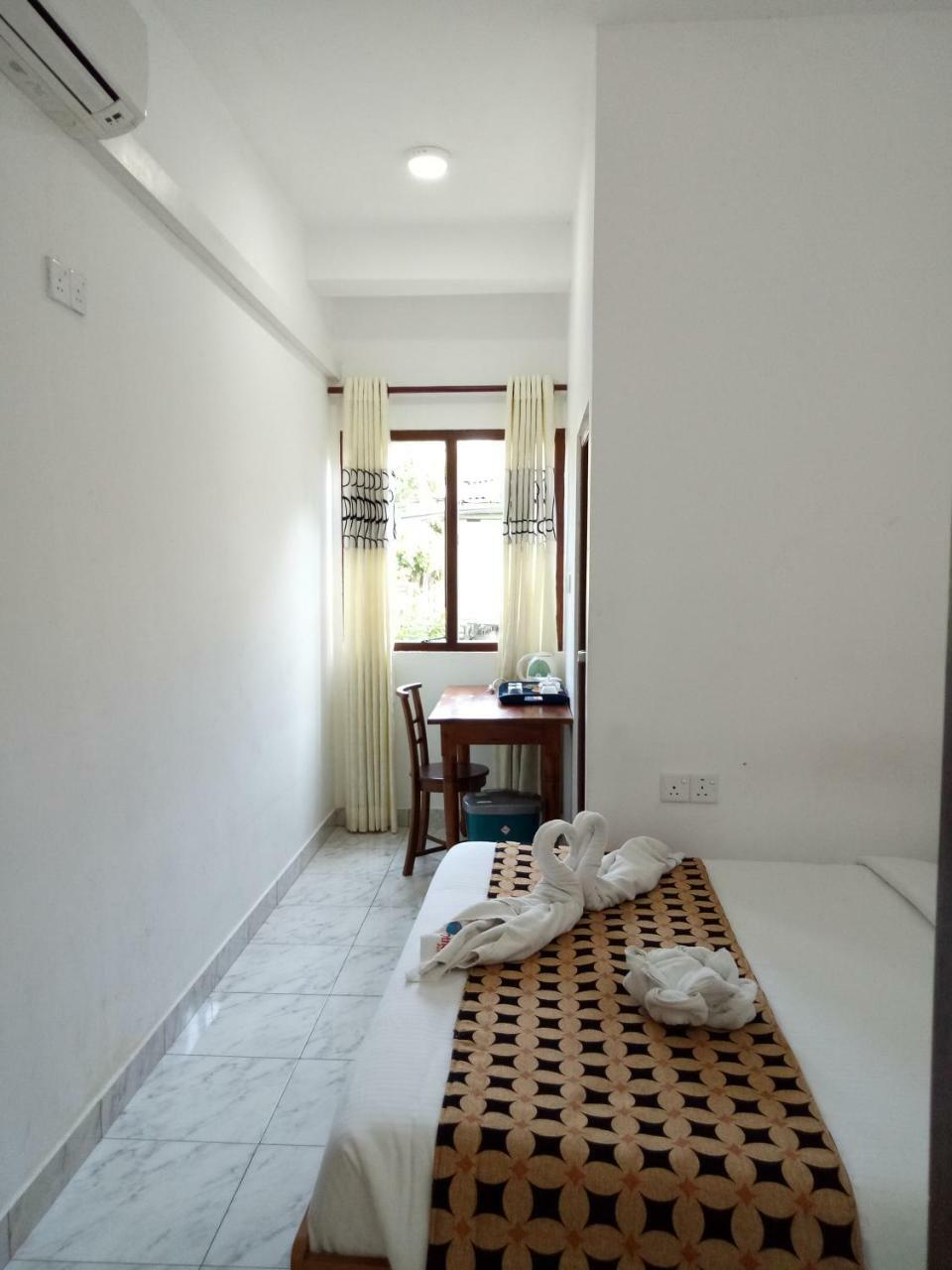 Otha Shy Airport Transit Hotel Katunayaka Εξωτερικό φωτογραφία
